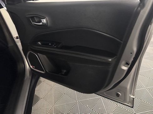 Used 2019 Jeep Compass High Altitude FWD image 32