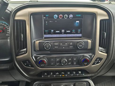 Used 2018 GMC Sierra 2500 Denali w/ Duramax Plus Package AWD/4WD image 9