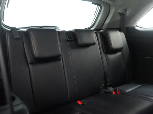 Used 2018 Toyota Highlander XLE w/ Carpet Mat Package (TMS) image 14