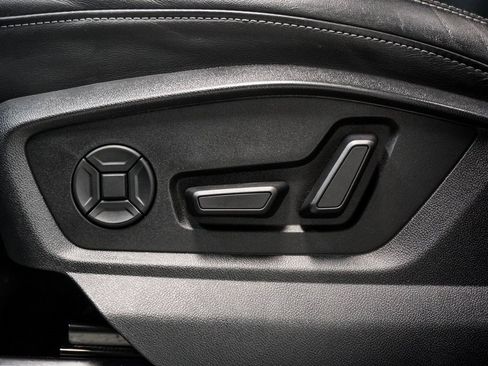 Used 2021 Audi Q8 Premium Plus image 7