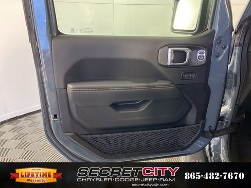 New 2026 Jeep Gladiator Sport image 12