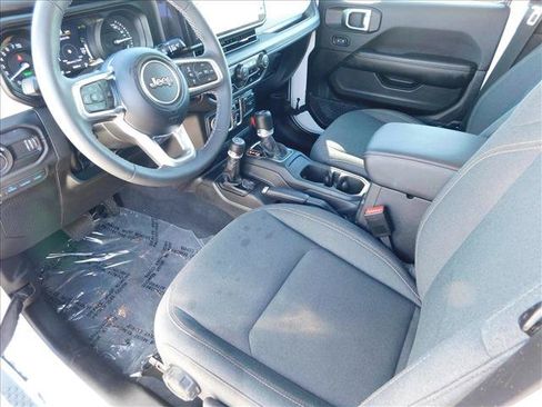 Used 2025 Jeep Wrangler Sahara 4xe AWD/4WD image 16