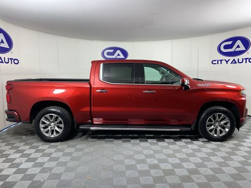 Used 2019 Chevrolet Silverado 1500 High Country w/ Technology Package AWD/4WD image 2