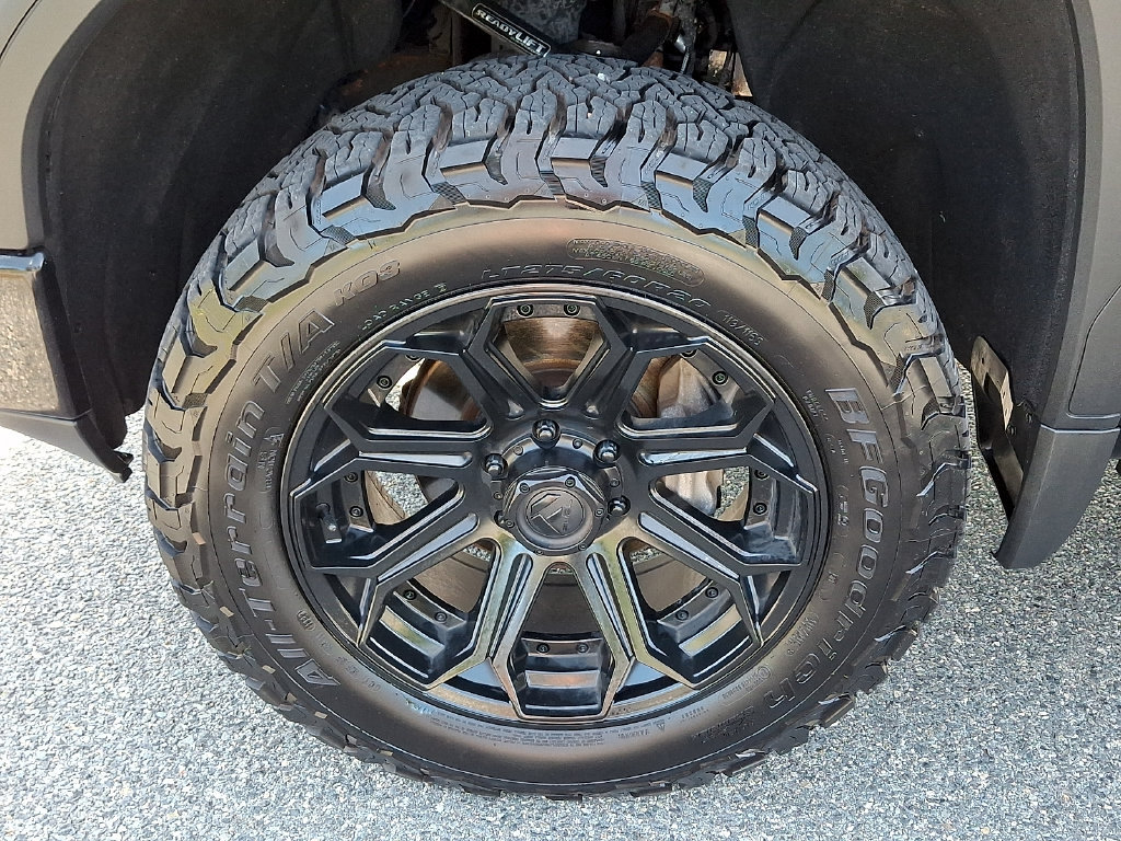 Used 2020 GMC Sierra 1500 AT4 w/ AT4 Premium Package AWD/4WD image 8