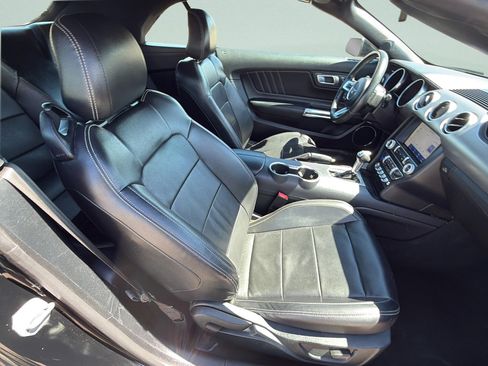 Used 2022 Ford Mustang Premium RWD image 9
