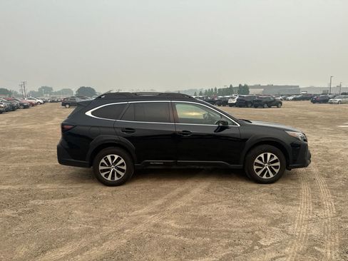 Used 2024 Subaru Outback Premium AWD/4WD image 6