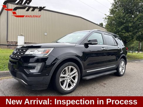 Used 2017 Ford Explorer Limited w/ Equipment Group 301A AWD/4WD image 1