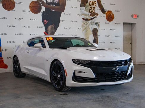 Used 2019 Chevrolet Camaro SS RWD image 18