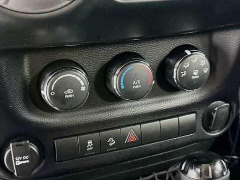 Used 2015 Jeep Wrangler Unlimited Sport AWD/4WD image 14