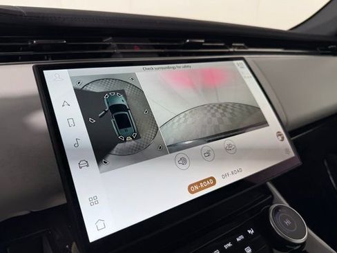 Used 2023 Land Rover Range Rover Sport SE image 17