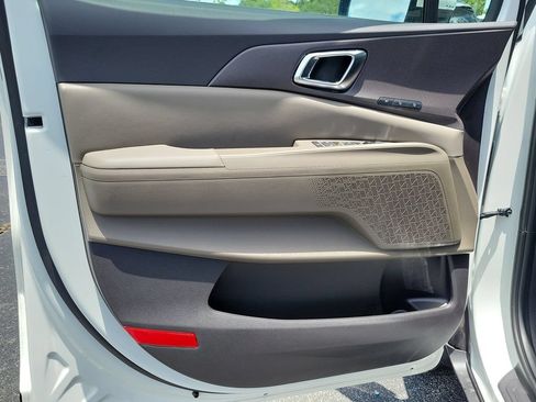 New 2026 Kia Carnival EX FWD image 8