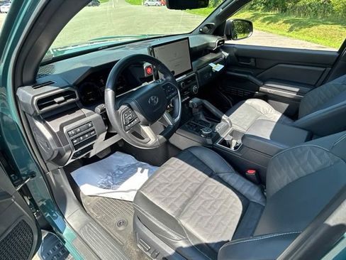 Used 2025 Toyota 4Runner TRD Off-Road Premium w/ Tow Technology Package AWD/4WD image 26