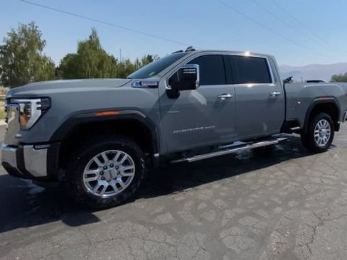 Used 2024 GMC Sierra 2500 SLT w/ SLT Premium Package AWD/4WD image 4