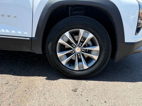 Used 2025 Chevrolet Equinox LT w/ Convenience Package II FWD image 7