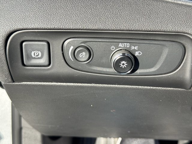 Used 2021 Buick Enclave Essence w/ Sound and Sites Package FWD image 18