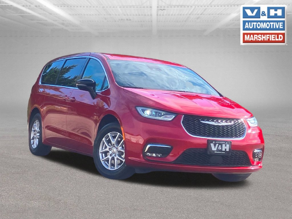Used 2025 Chrysler Pacifica Select FWD 360° Tour