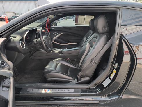 Used 2018 Chevrolet Camaro SS RWD image 10