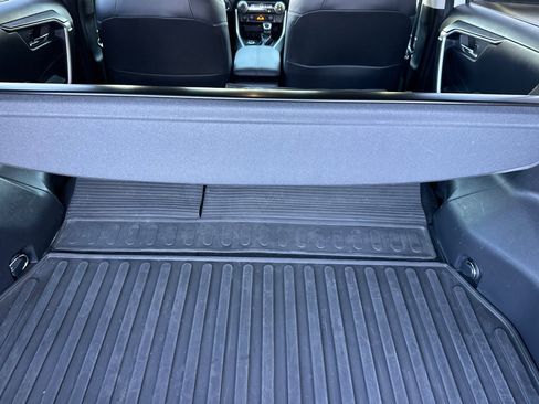 Used 2023 Toyota RAV4 XLE Premium image 15