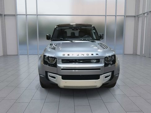 Used 2023 Land Rover Defender 110 SE AWD/4WD image 3