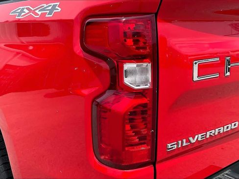 Used 2021 Chevrolet Silverado 1500 LT AWD/4WD image 29
