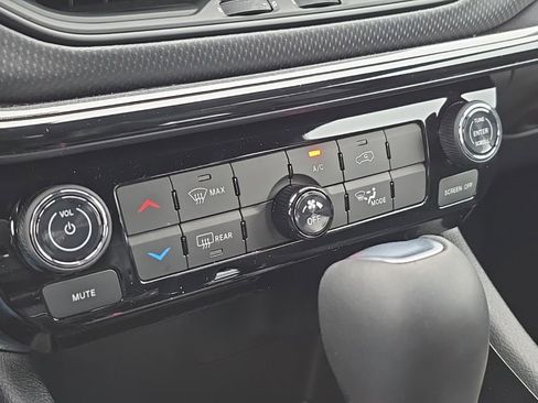 New 2026 Jeep Compass Latitude image 35