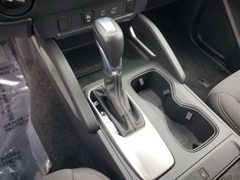 Used 2022 Nissan Frontier SV w/ Technology Package image 25