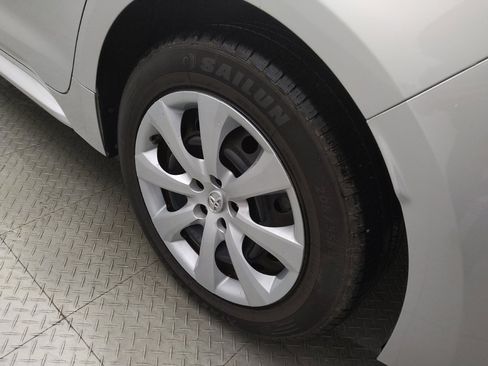 Used 2022 Toyota Corolla LE FWD image 31