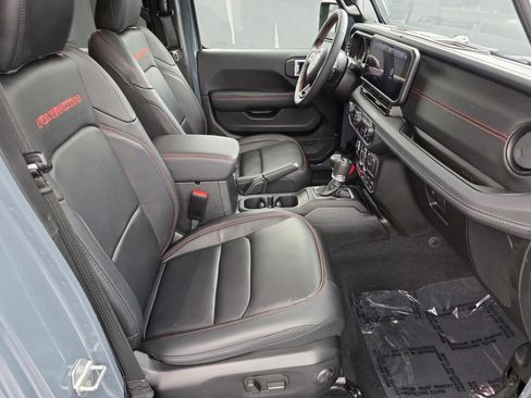 Used 2024 Jeep Wrangler Unlimited Rubicon w/ Technology Group AWD/4WD image 29