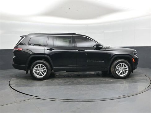 New 2025 Jeep Grand Cherokee L Laredo image 2