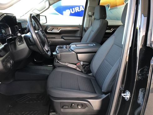 Used 2022 Chevrolet Silverado 1500 RST AWD/4WD image 16