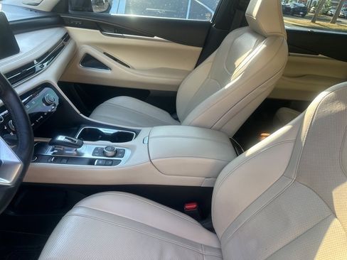 Used 2022 INFINITI QX60 Sensory w/ Cargo Package image 2