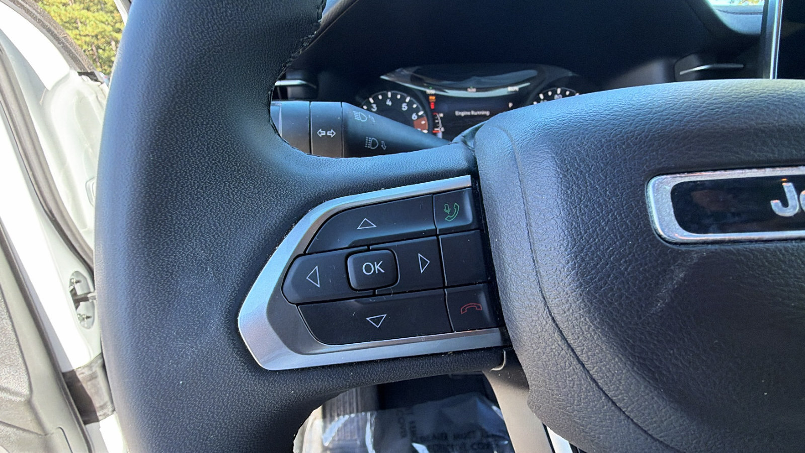 Used 2024 Jeep Compass Latitude AWD/4WD image 31