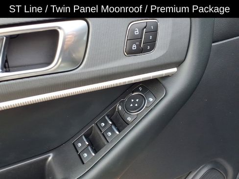 Used 2025 Ford Explorer ST-Line w/ Premium Package image 17