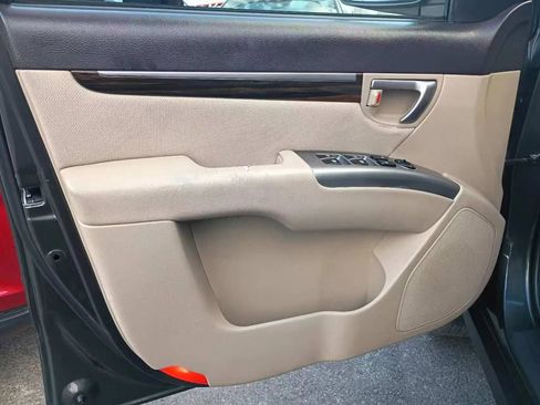 Used 2012 Hyundai Santa Fe GLS image 16