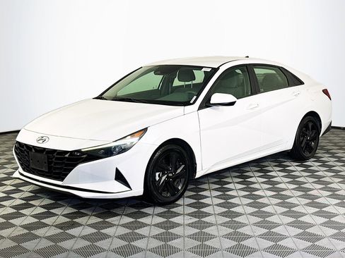 Used 2021 Hyundai Elantra SEL image 4