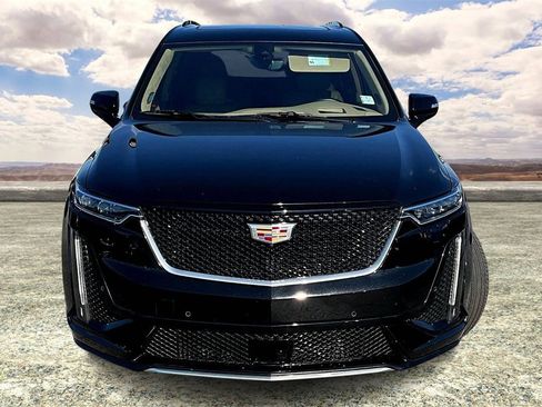 Certified 2023 Cadillac XT6 Sport w/ Platinum Package image 2