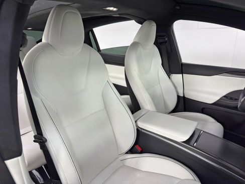 Used 2022 Tesla Model X Plaid image 38