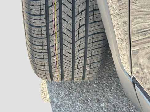 Used 2021 Buick Encore Preferred w/ Safety Package image 40