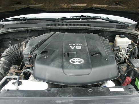 Used 2007 Toyota 4Runner SR5 AWD/4WD image 19