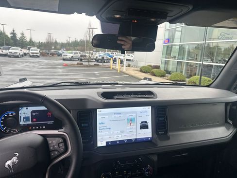 Used 2024 Ford Bronco Black Diamond image 12