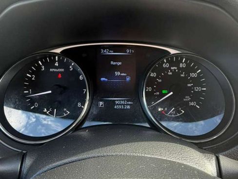 Used 2016 Nissan Rogue S image 32