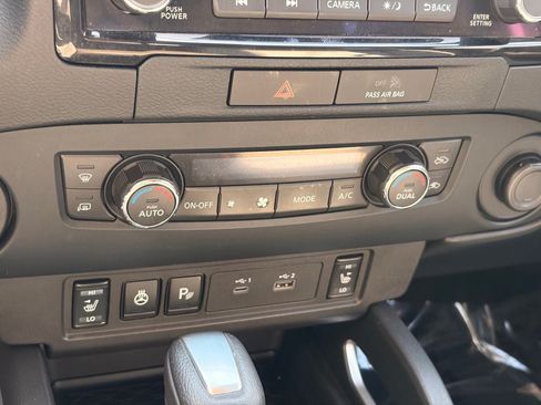Certified 2022 Nissan Frontier SV RWD image 25