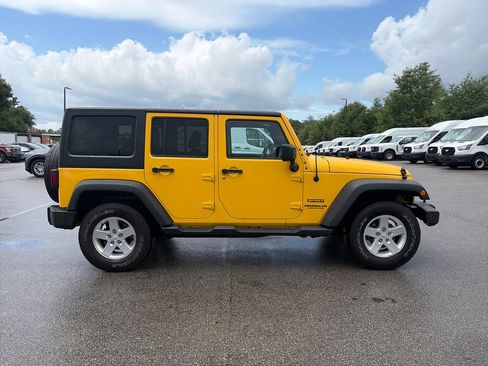 Used 2015 Jeep Wrangler Unlimited Sport w/ Quick Order Package 24S AWD/4WD image 8