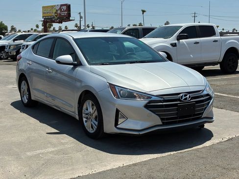 Used 2019 Hyundai Elantra SEL FWD image 12