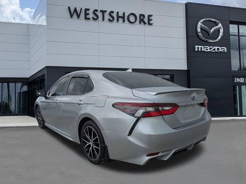 Used 2022 Toyota Camry SE FWD image 5