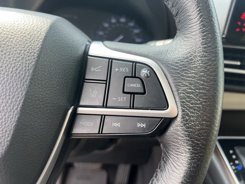 Used 2021 Toyota Sienna XLE FWD image 22