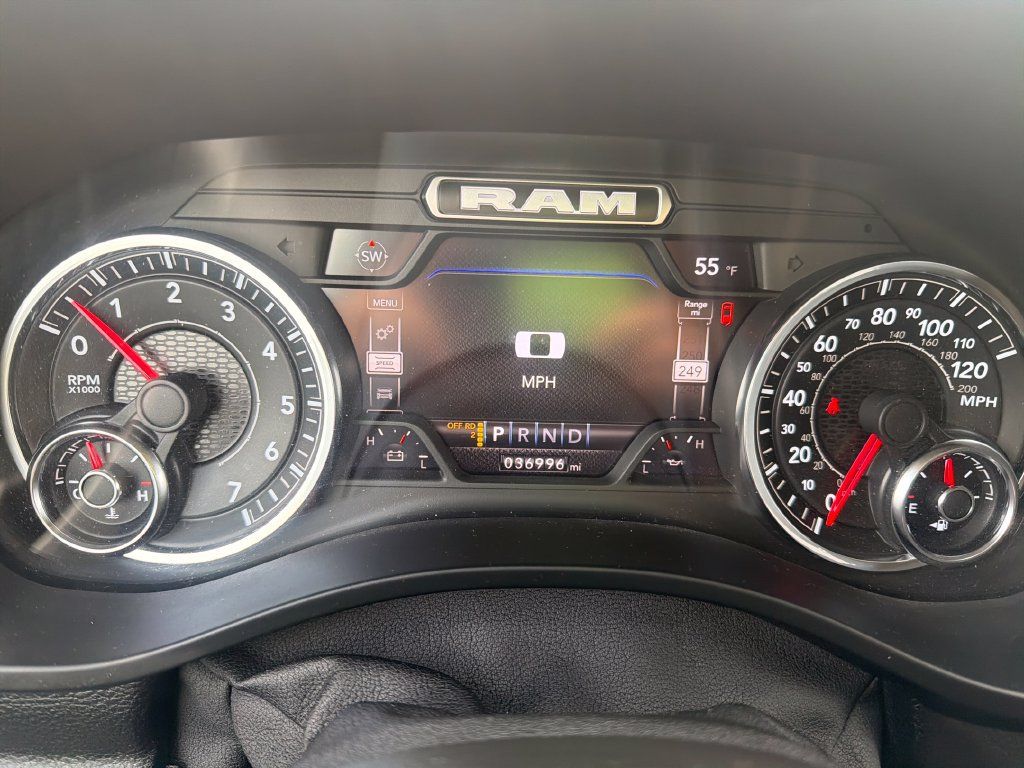 Used 2022 RAM 1500 Laramie AWD/4WD image 16
