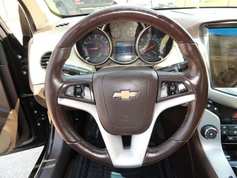 Used 2014 Chevrolet Cruze LT image 17