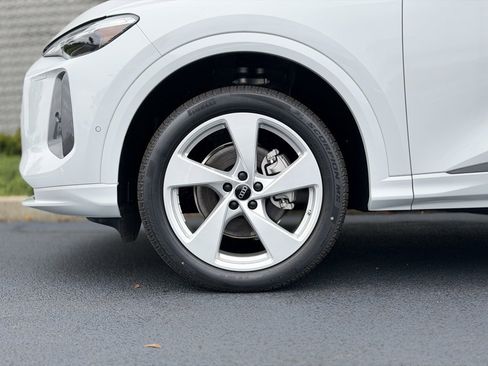 New 2025 Audi Q5 Premium Plus image 3