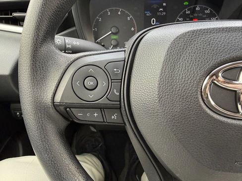 Certified 2025 Toyota Corolla LE image 18